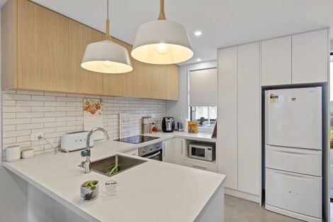 Photo of property in 4/8 New Brighton Road, Shirley, Christchurch, 8061