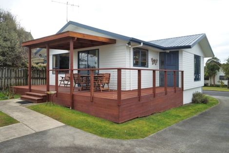 Photo of property in 33 Shearwater Street, One Tree Point, 0118