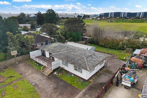 Photo of property in 39 Blake Road, Mangere East, Auckland, 2024