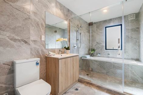 Photo of property in 6/200 Sunnynook Road, Totara Vale, Auckland, 0627