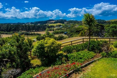 Photo of property in 562 Oaia Road, Muriwai, Waimauku, 0881