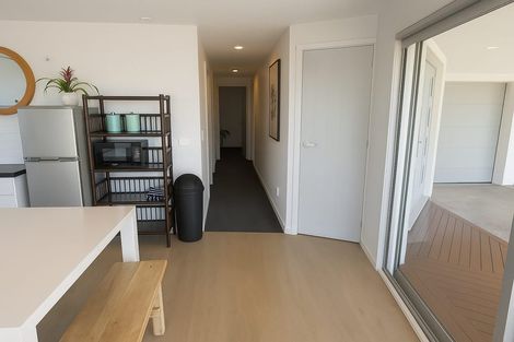 Photo of property in 18 Zita Avenue, Matakatia, Whangaparaoa, 0930