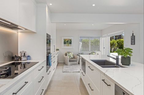 Photo of property in 7 Marellen Drive, Red Beach, 0932