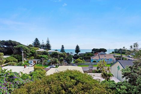 Photo of property in 17 Beach Road, Paekakariki, 5034