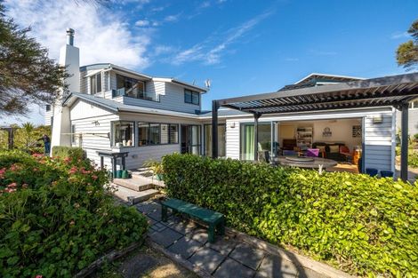 Photo of property in 35 Tawa Street, Oneroa, Waiheke Island, 1081