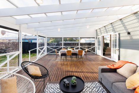 Photo of property in 10 Stewart Street, Marton, 4710