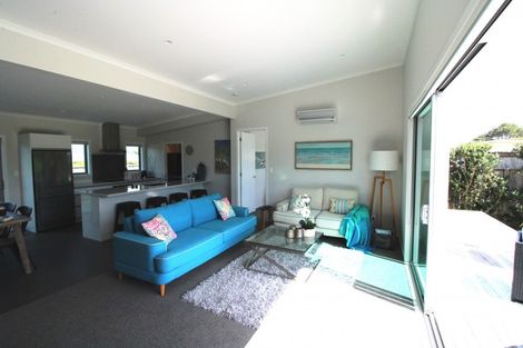 Photo of property in 136 Kelly Jade Avenue, Matarangi, Whitianga, 3592