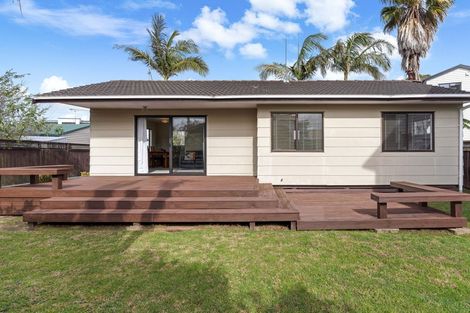 Photo of property in 2/5 Bolina Crescent, Pakuranga, Auckland, 2010