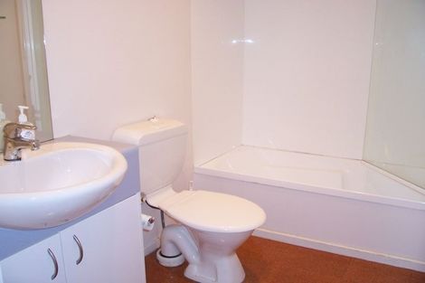 Photo of property in 4/93a Kelburn Parade, Kelburn, Wellington, 6012