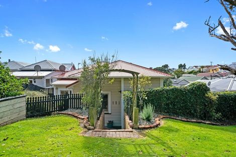 Photo of property in 37 Herald Street, Berhampore, Wellington, 6023