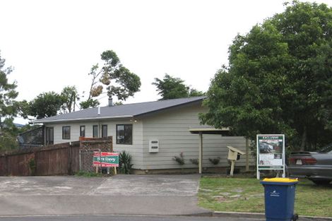 Photo of property in 6 Forster Place, West Harbour, Auckland, 0618