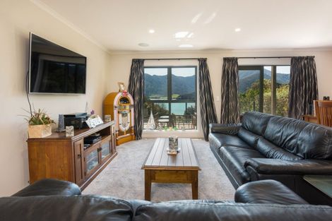 Photo of property in 25 Sandy Bay Road, Black Rock, Marlborough Sounds, 7282