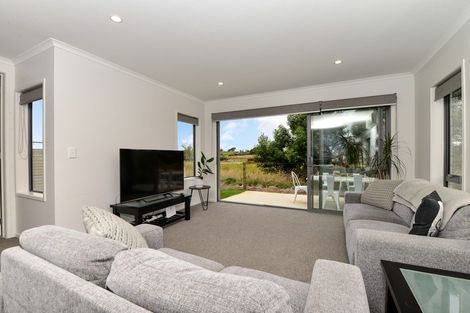 Photo of property in 2/46 North Ridge Drive, Rototuna North, Hamilton, 3281