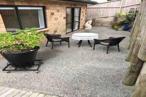 Photo of property in 43 Medallion Drive, Oteha, Auckland, 0632