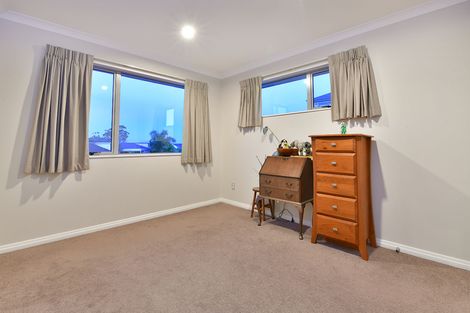 Photo of property in 16 Bartlett Drive, Silverdale, 0932