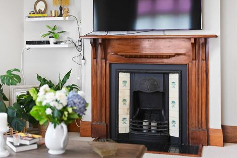 Photo of property in 106 Forest Lake Road, Forest Lake, Hamilton, 3200