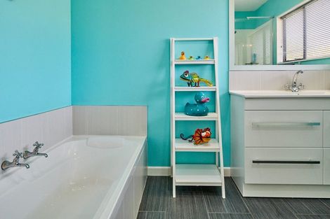 Photo of property in 9d Muri Road, Pukerua Bay, 5026