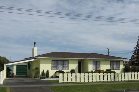 Photo of property in 205 Cornfoot Street, Castlecliff, Whanganui, 4501