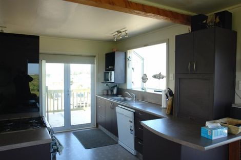 Photo of property in 29 Nukumaru Parade, Waiinu Beach, Whanganui, 4588