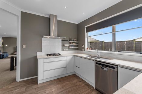 Photo of property in 14 Malbec Place, Huapai, Kumeu, 0810