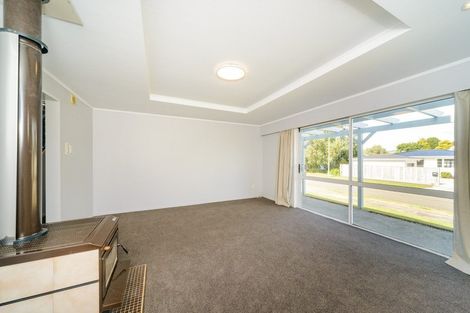 Photo of property in 27 Galway Avenue, Hokowhitu, Palmerston North, 4410