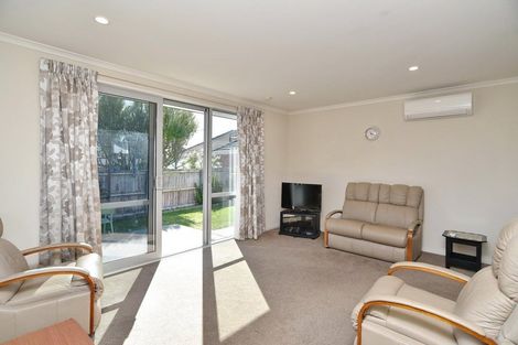 Photo of property in 2/62 Vivian Street, Burwood, Christchurch, 8083