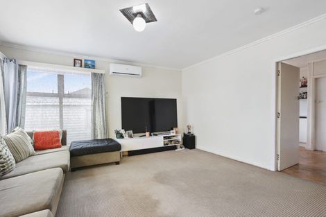 Photo of property in 31 Archibald Road, Kelston, Auckland, 0602