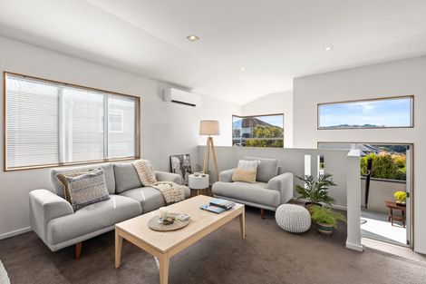 Photo of property in 27 Waverton Terrace, Churton Park, Wellington, 6037