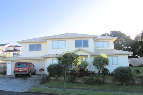 Photo of property in 3 Fairchild Avenue, Goodwood Heights, Auckland, 2105
