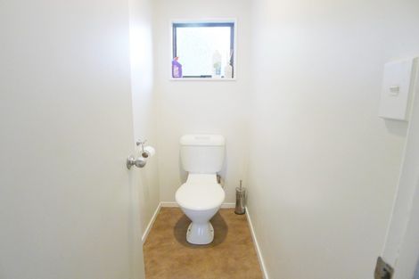 Photo of property in 1/23 Flaunty Place, West Harbour, Auckland, 0618