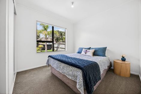 Photo of property in 38 Elliston Crescent, Stanmore Bay, Whangaparaoa, 0932