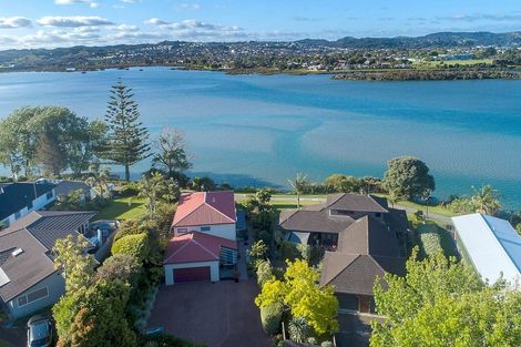 Photo of property in 29 Maori Hut Road, Red Beach, 0932