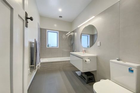 Photo of property in 81 Endeavour Street, Lyall Bay, Wellington, 6022