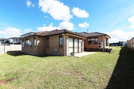 Photo of property in 68 Manuel Road, Silverdale, 0932