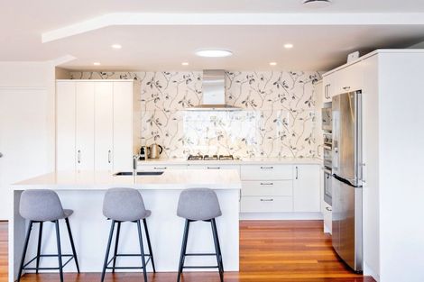 Photo of property in 86 Rochfort Road, Havelock North, 4130