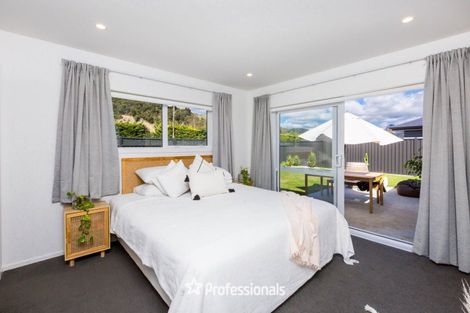 Photo of property in 21 Salisbury Crescent, Wallaceville, Upper Hutt, 5018