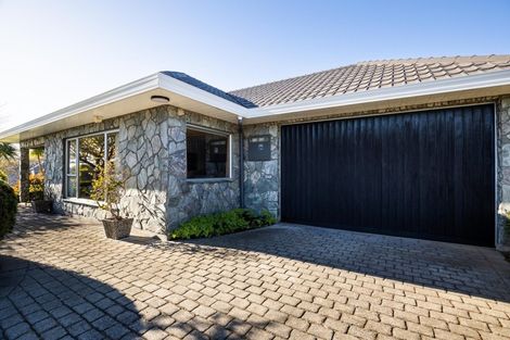 Photo of property in 166 Heta Road, Highlands Park, New Plymouth, 4312
