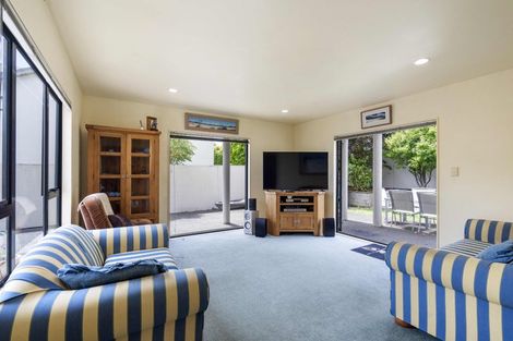 Photo of property in 352 East Coast Road, Sunnynook, Auckland, 0630