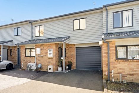 Photo of property in 10/36 West Coast Road, Glen Eden, Auckland, 0602