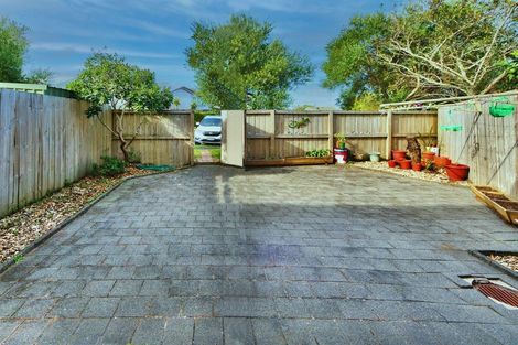 Photo of property in 4/23 Charlenne Close, Ranui, Auckland, 0612