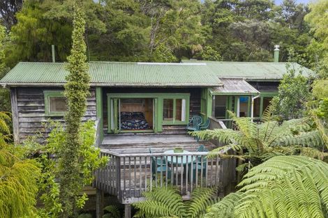 Photo of property in 25 Turanga Road, Henderson Valley, Auckland, 0612