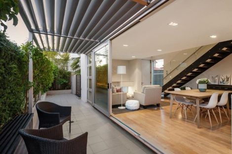 Photo of property in 2/184 Peterborough Street, Christchurch Central, Christchurch, 8013