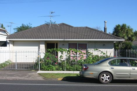 Photo of property in 2/77 Wallace Road, Papatoetoe, Auckland, 2025