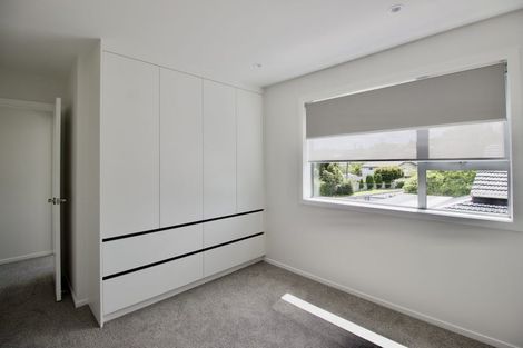 Photo of property in 3/94 Target Road, Totara Vale, Auckland, 0629