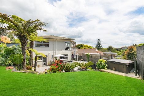 Photo of property in 1/11 Charles Dickens Drive, Mellons Bay, Auckland, 2014