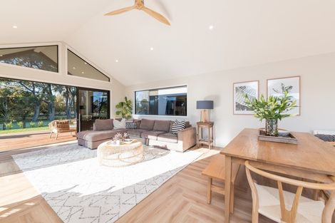 Photo of property in 21 Rana Place, Mapua, 7005