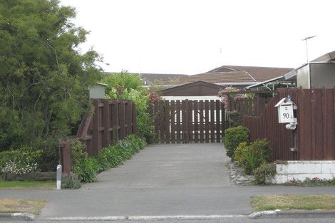 Photo of property in 1/90 Queenspark Drive, Parklands, Christchurch, 8083