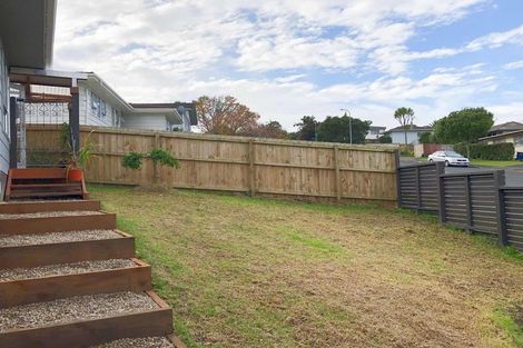 Photo of property in 22 Cedar Heights Avenue, Massey, Auckland, 0614