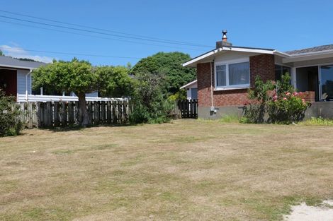 Photo of property in 100 Ruapehu Street, Paraparaumu, 5032