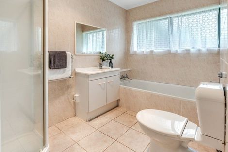 Photo of property in 2/1 Bramley Drive, Farm Cove, Auckland, 2012